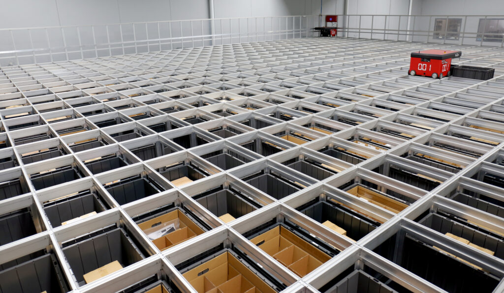 AutoStore robot picking inventory