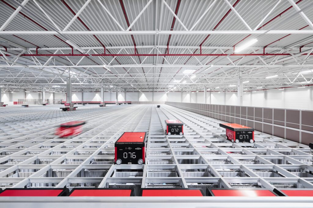 element logic autostore grid with robots.